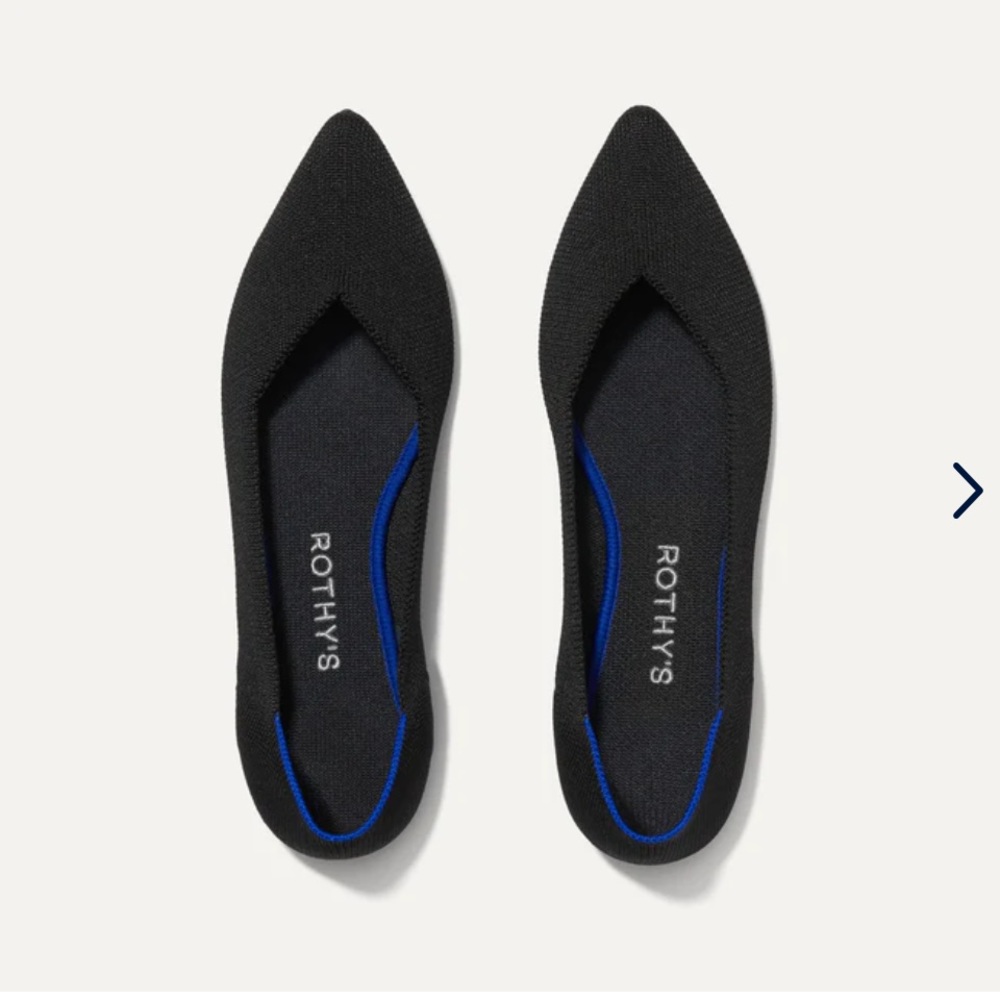 Rothy’s “The Point” 8.5 black pointed-toe flat machine washable